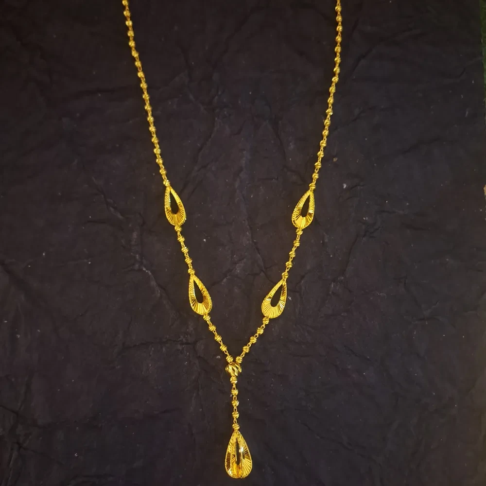 Elegant Gold Necklace