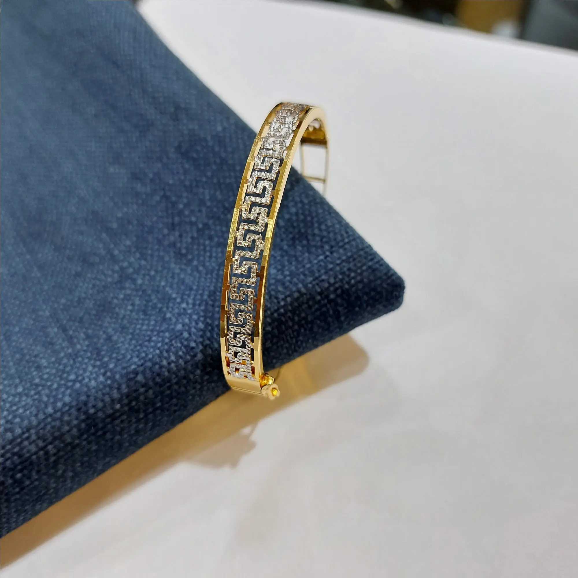 Gold Ladies Kada