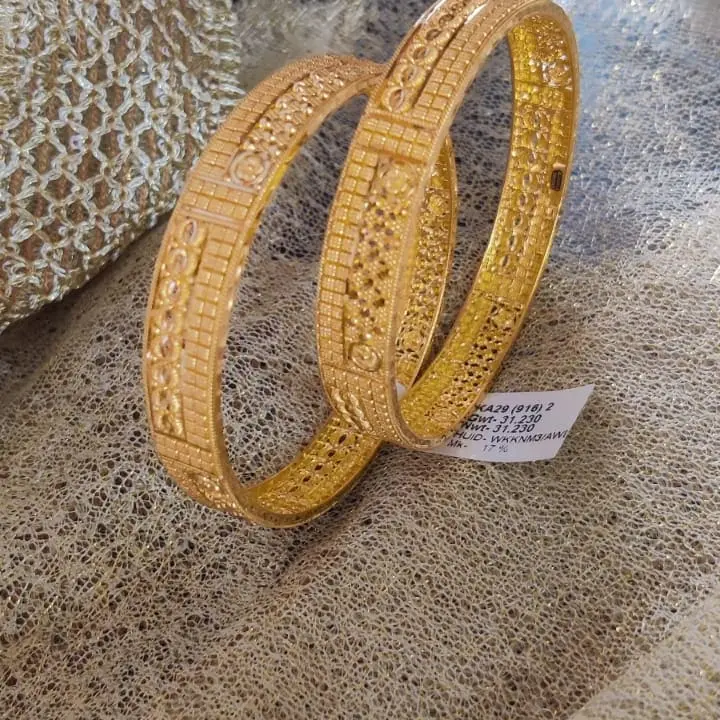 Party Weargold Kangan