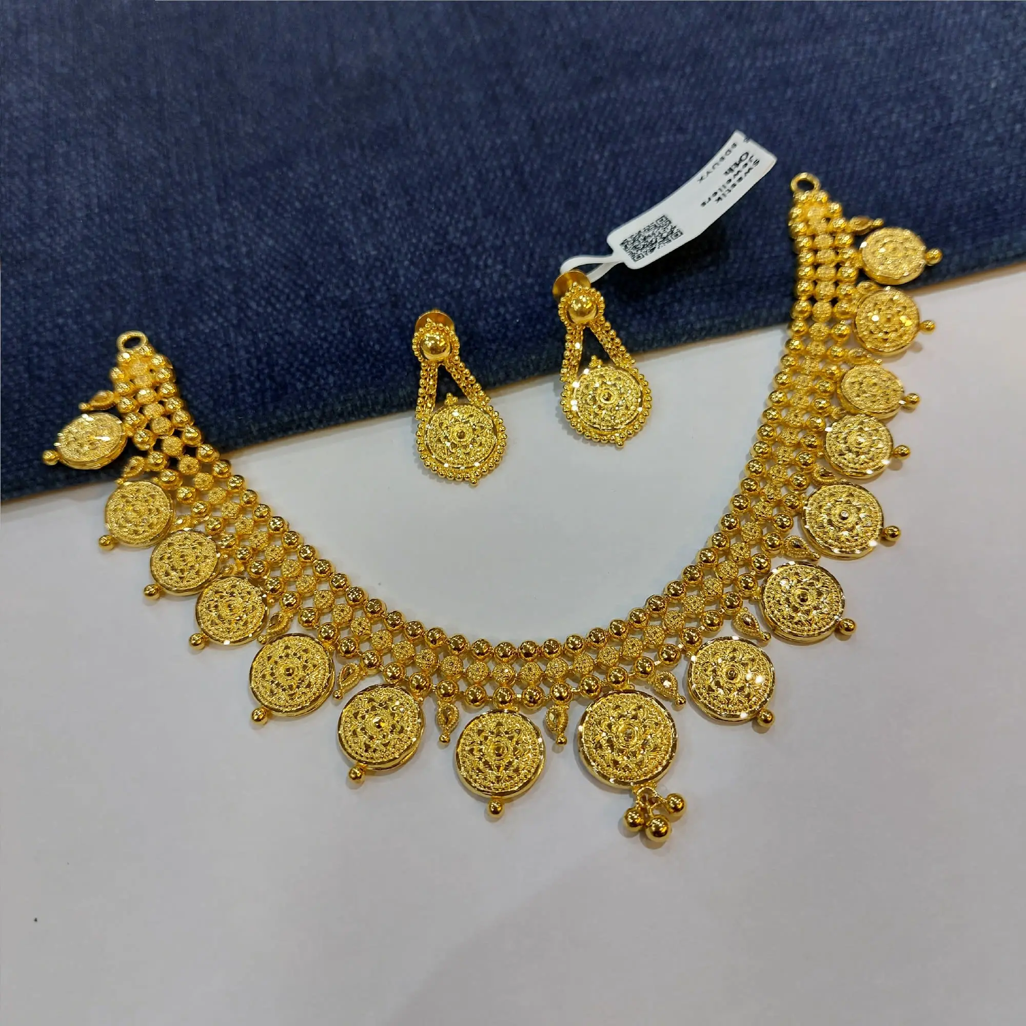 Trendy Gold Short Necklace