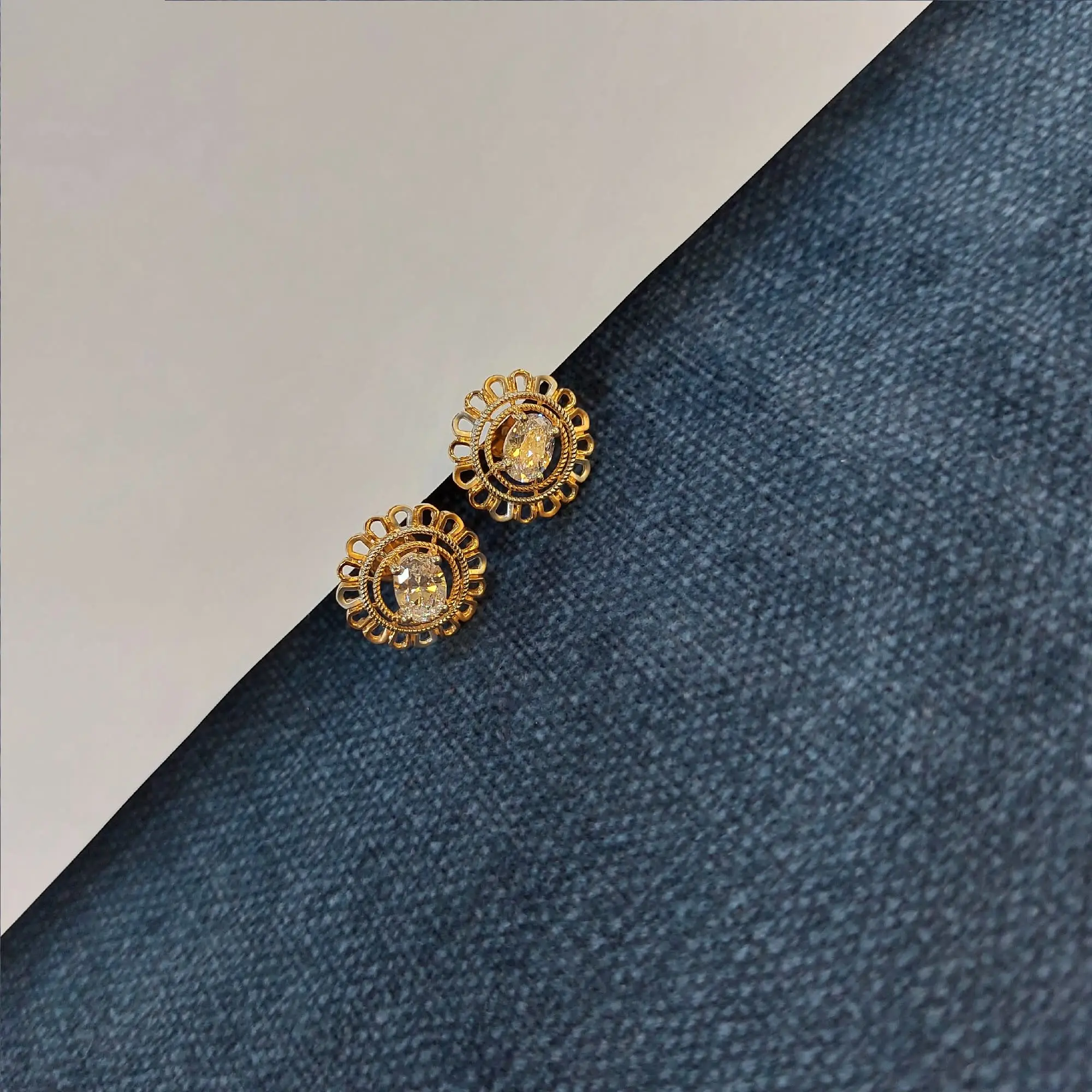 Single Solitaire Classy American Diamond Tops