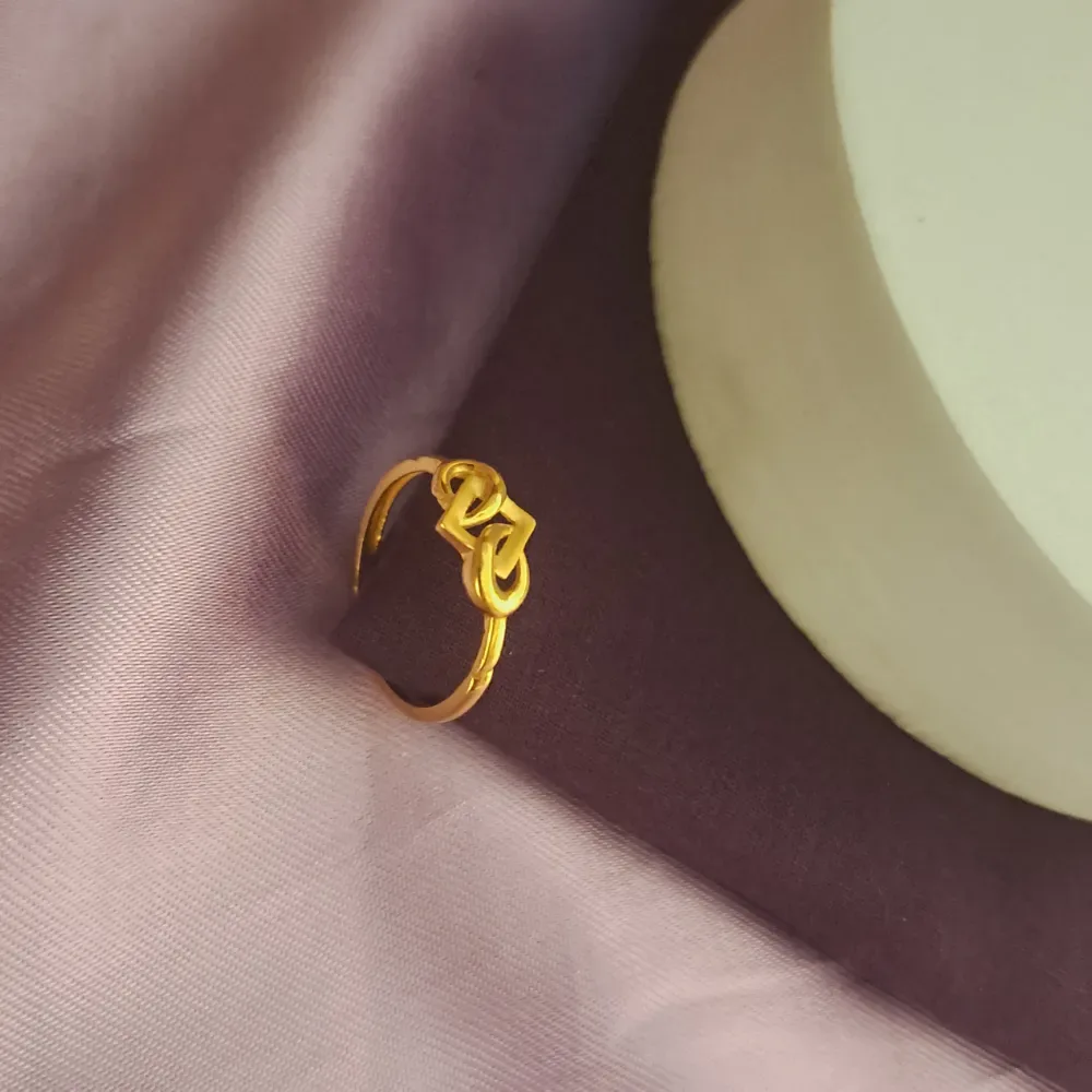 Elegant Gold Ring