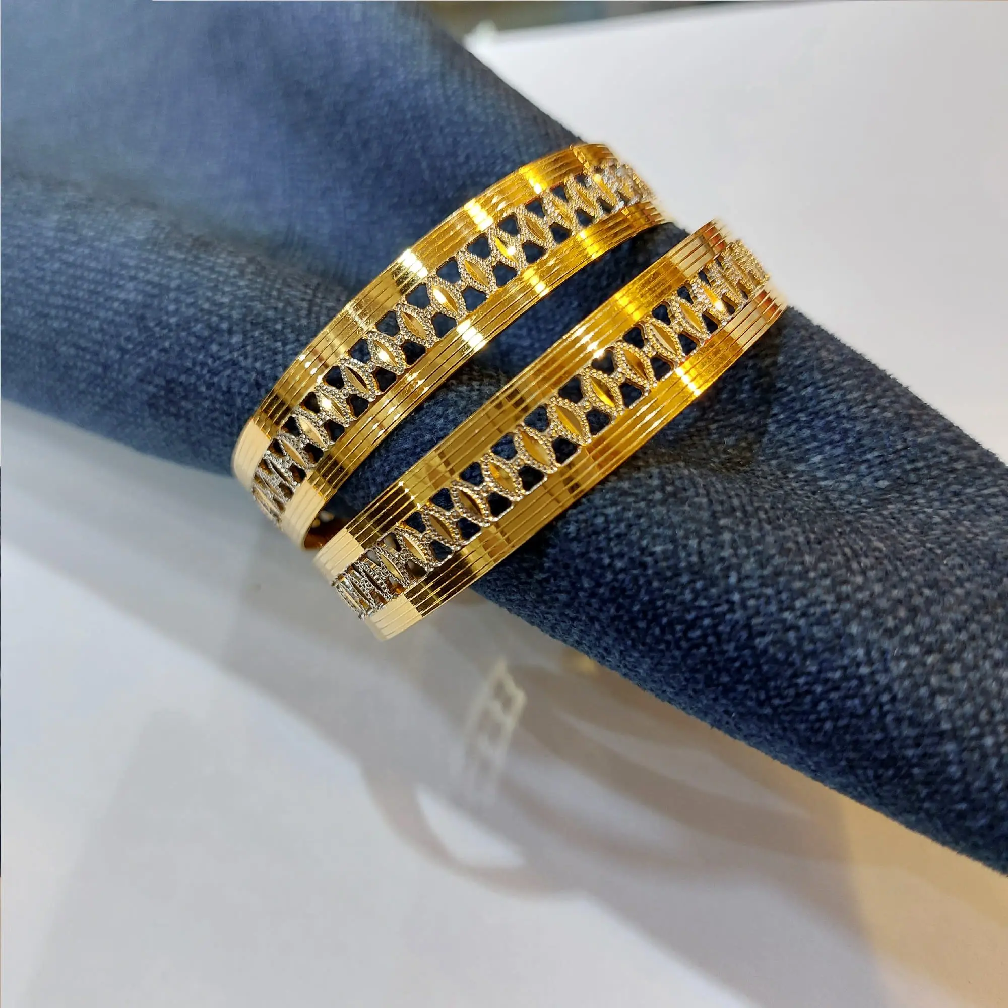 Style Fancy Roadium Bangles