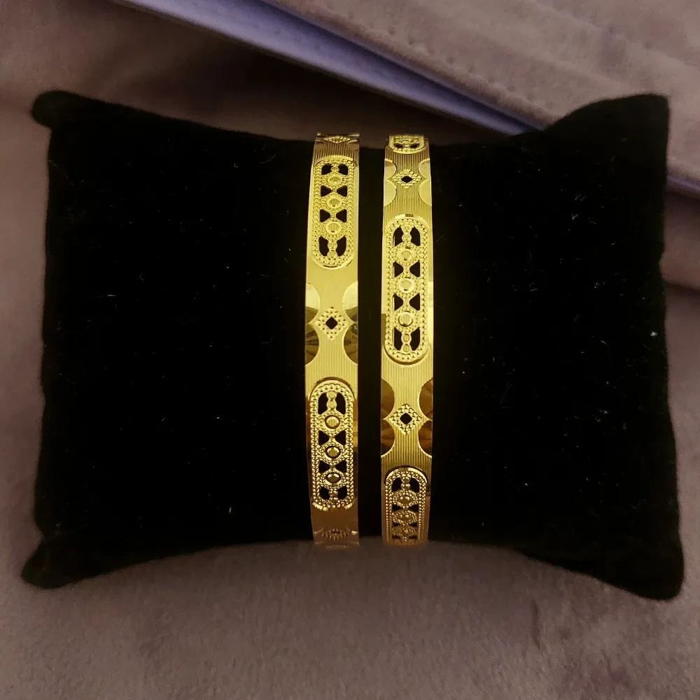 Trendy Gold Bangles
