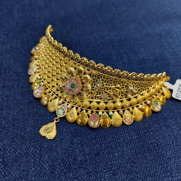 Style Gold Necklace