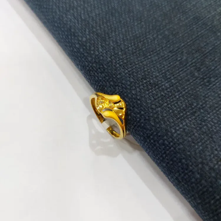 Trendy Ladies Ring