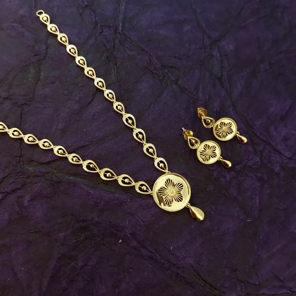 Classic Trendy 22k Gold Necklace