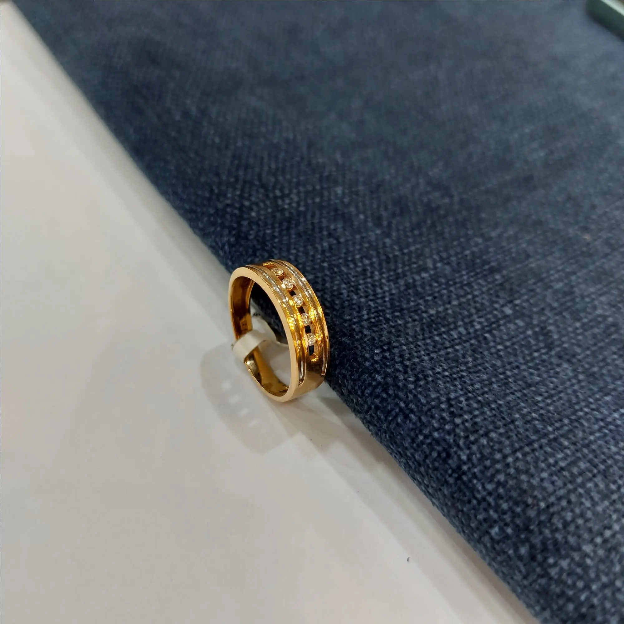 Trendy Rose Gold Band  With American Diamond