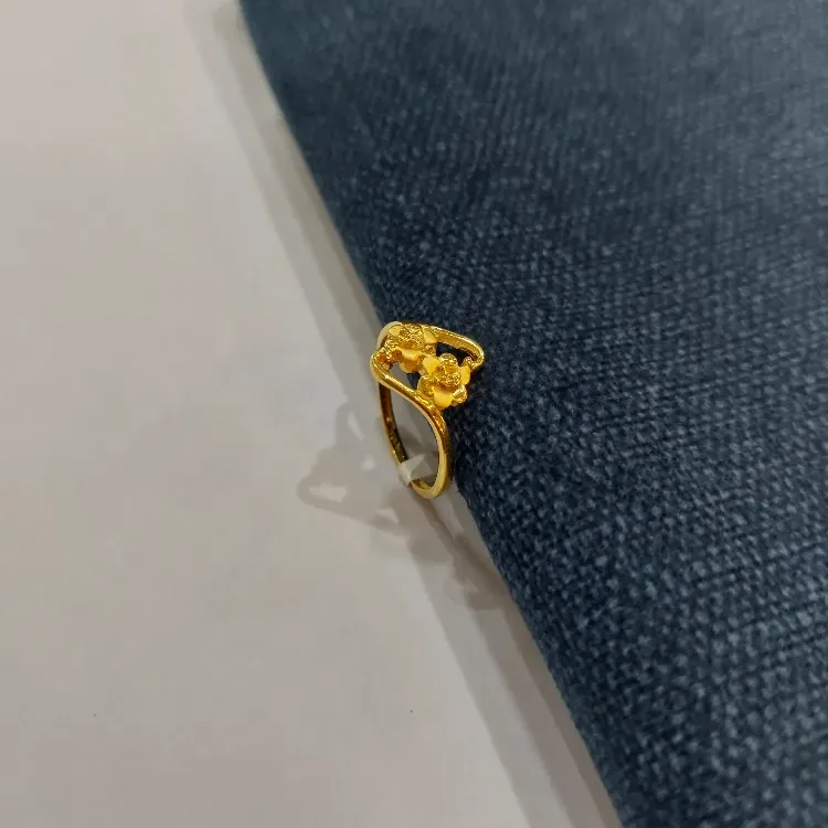 Ladies Gold Ring