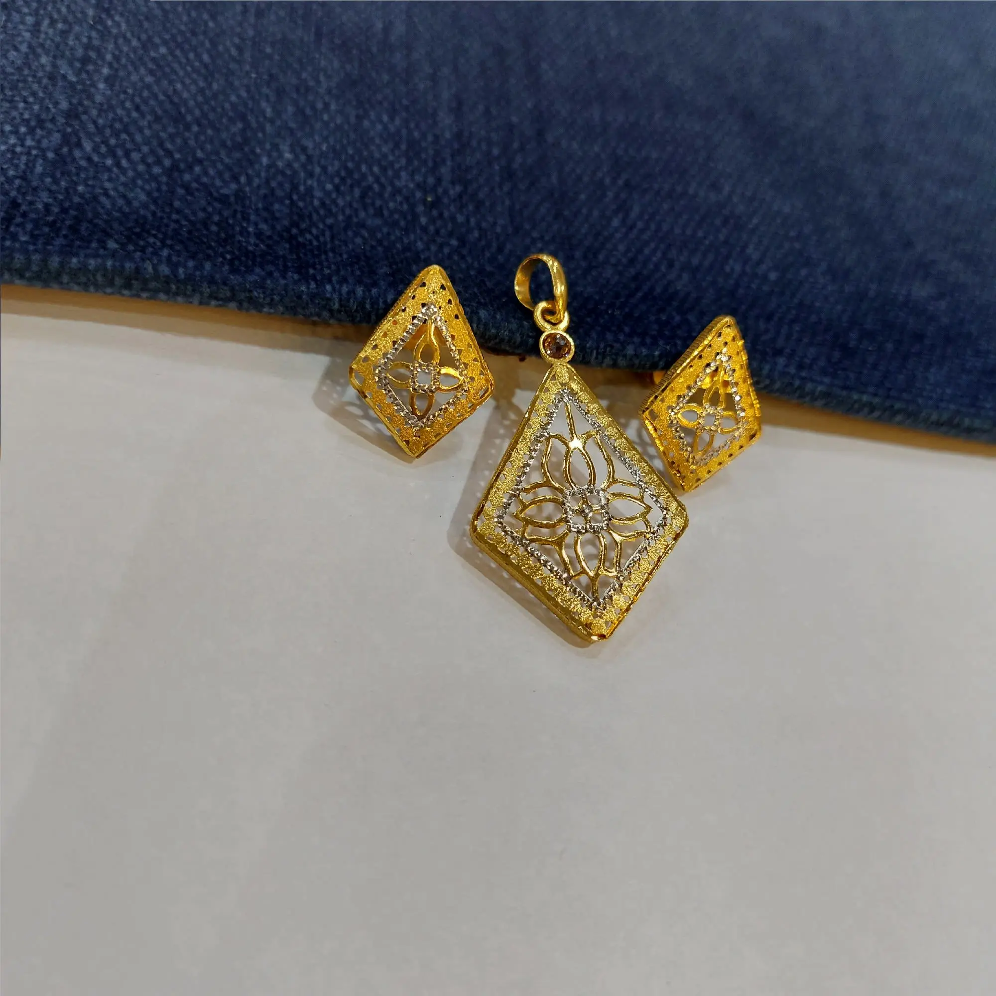 Pendant Set