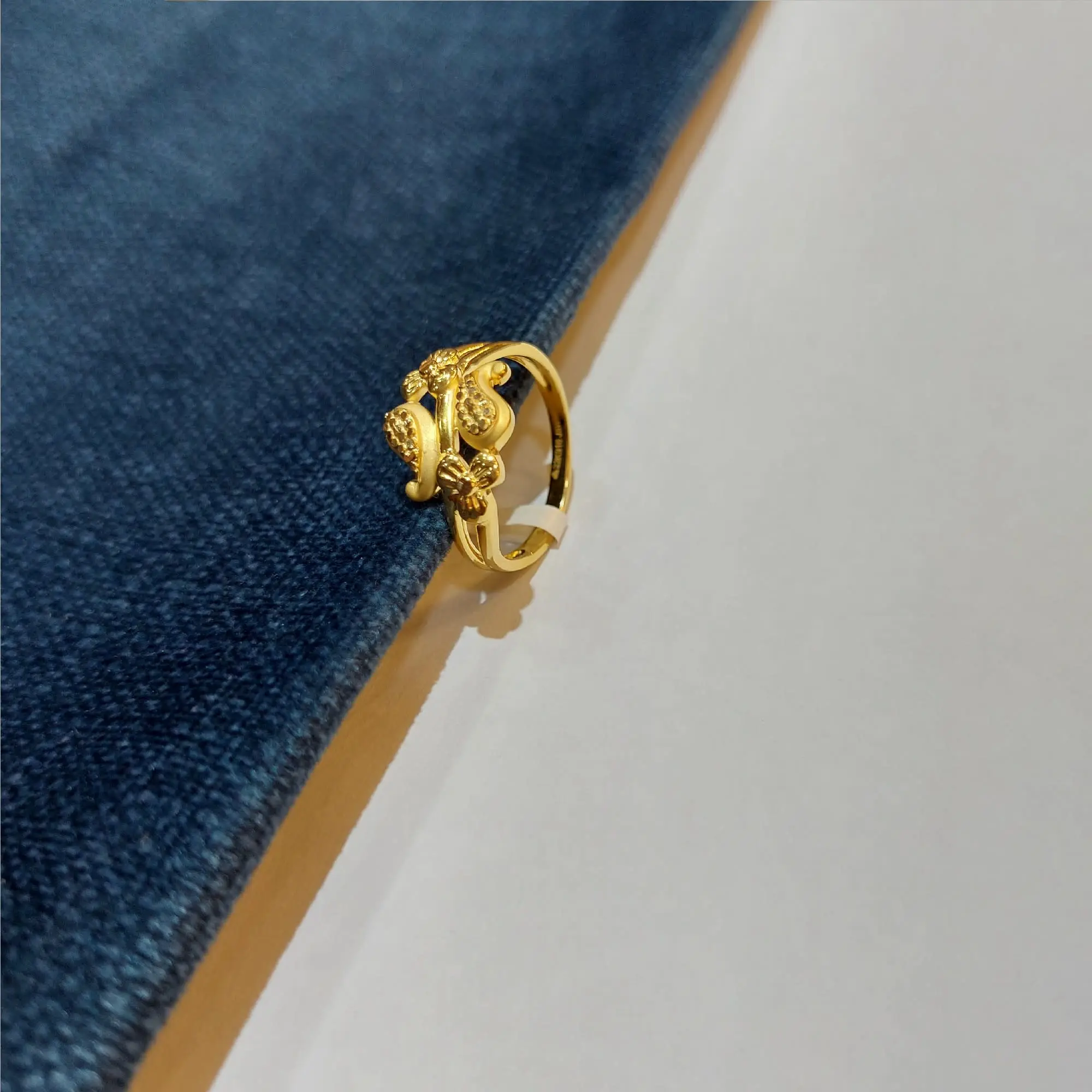 Stylish Gold Ring