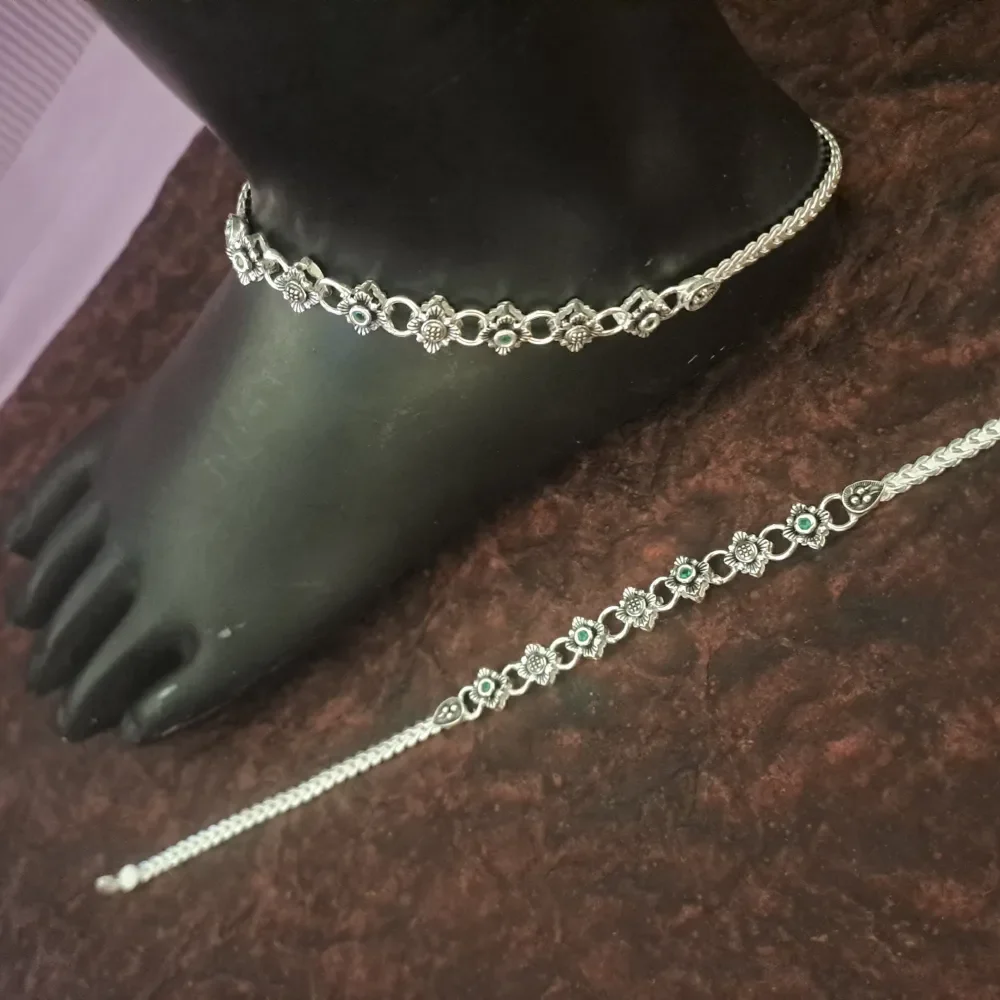 Elegant Silver Payal