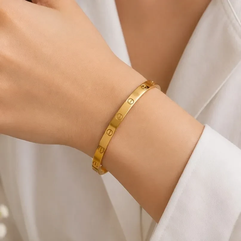 Customised Trendy Gold Bracelet
