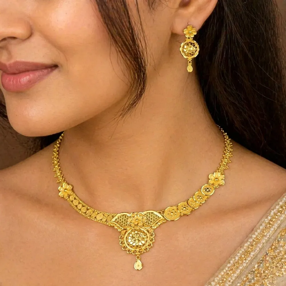 Trendy 18k Gold Necklace Set