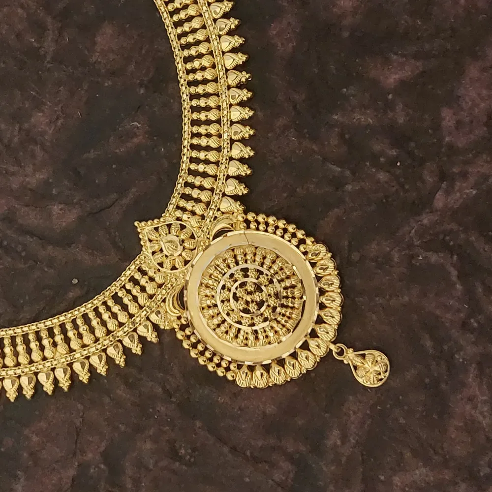 Trendy Traditional Gold Necklace