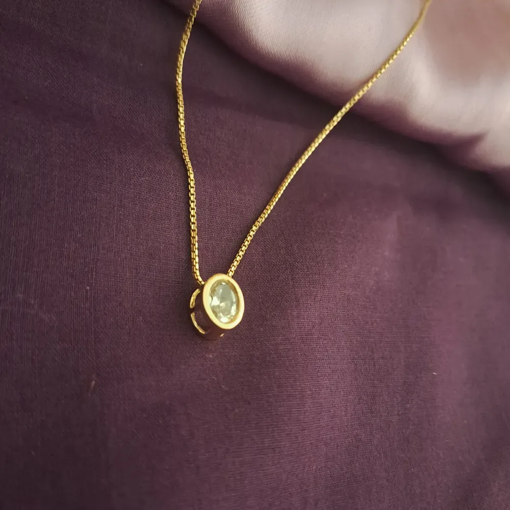 Oval Pendant Necklace