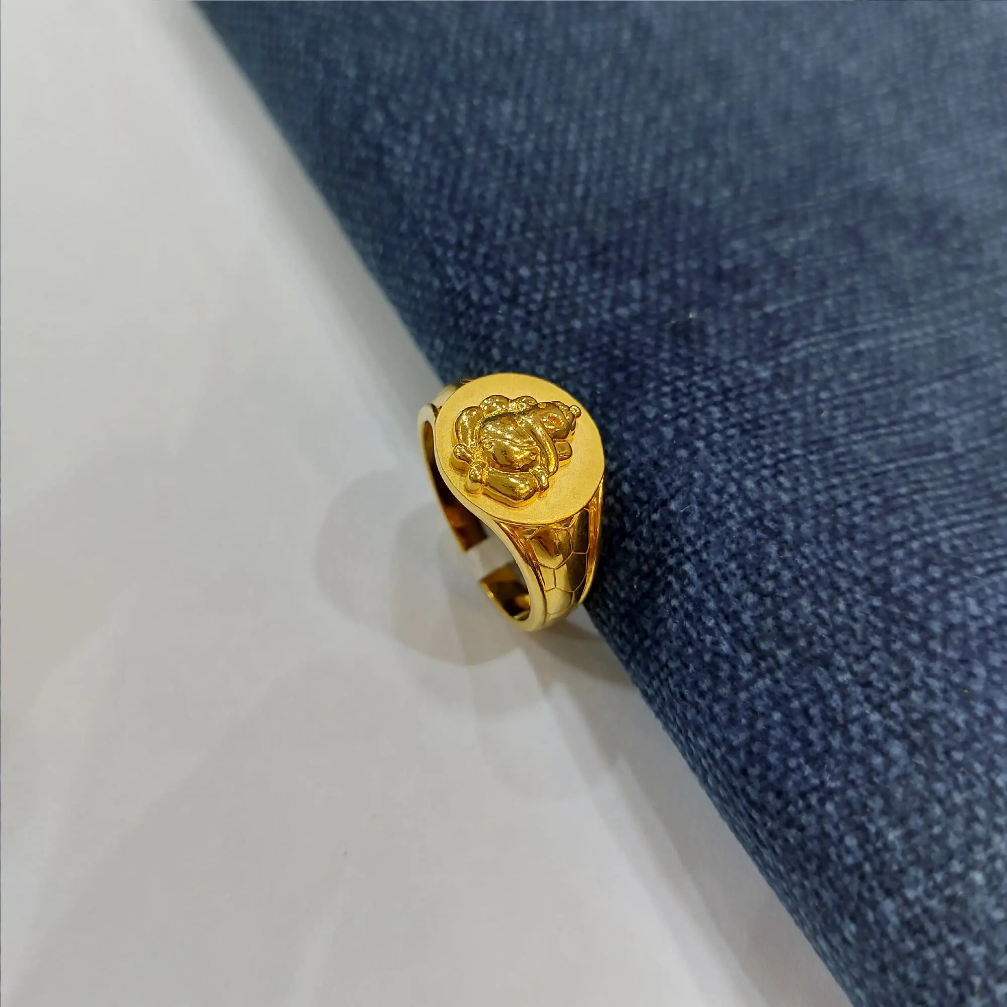 Gold Gents Ring