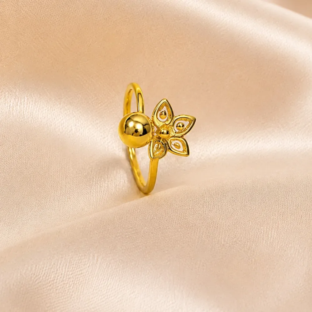 Floral Bloom 9kt Gold Ring