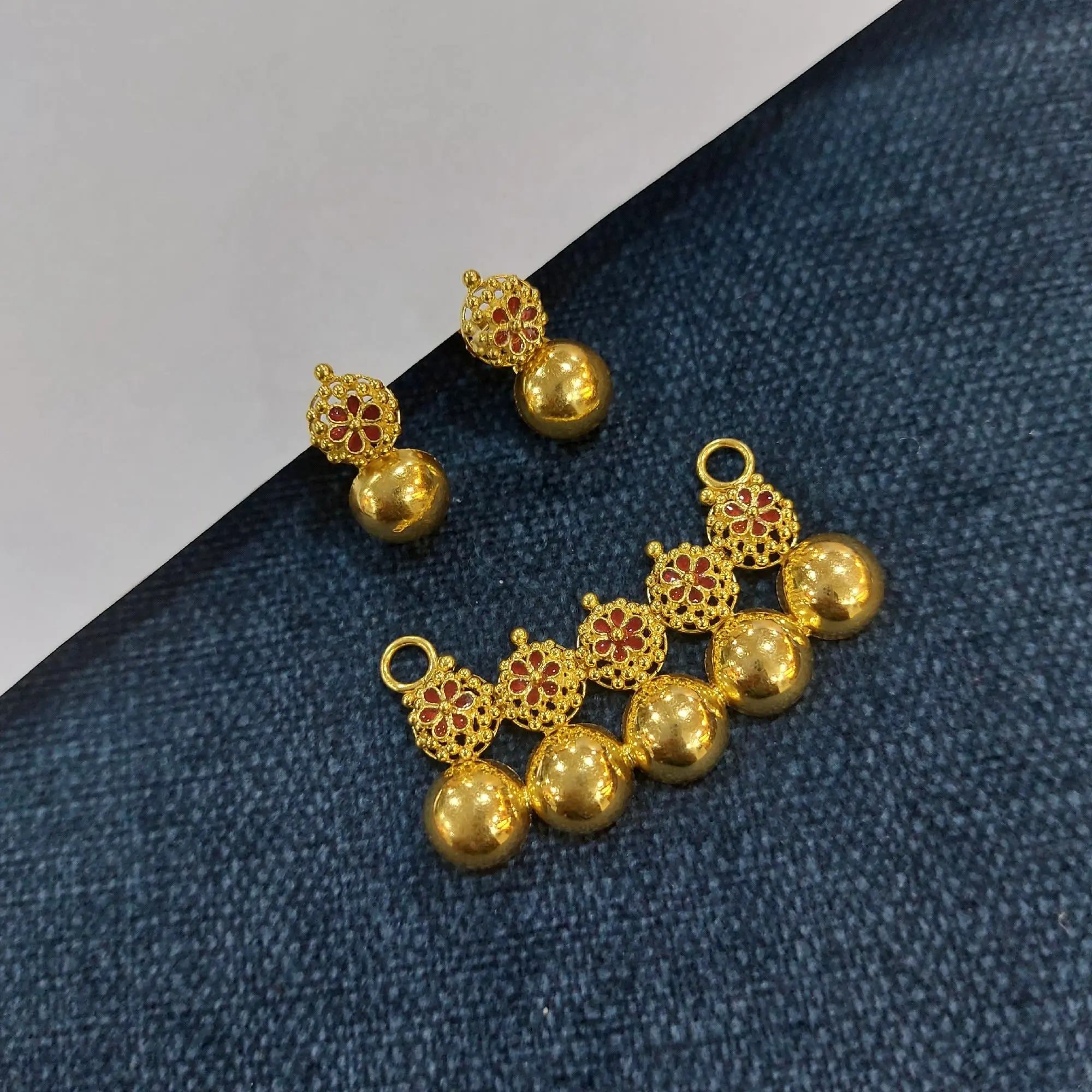 Meena Work Classic Gold Pendant Set