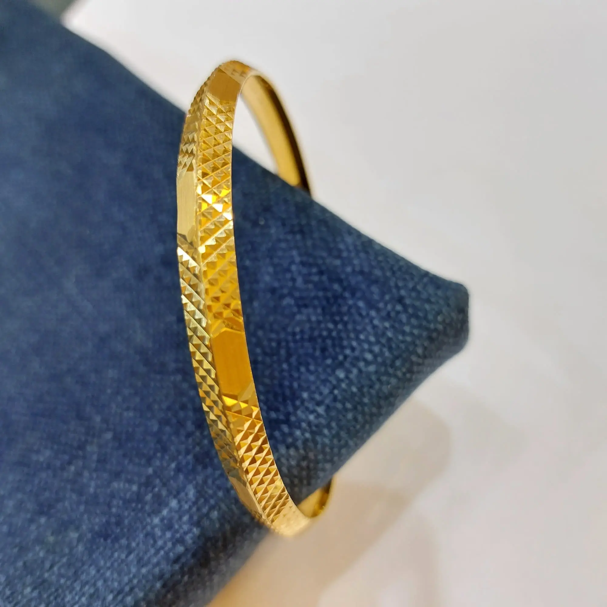Gold Kada