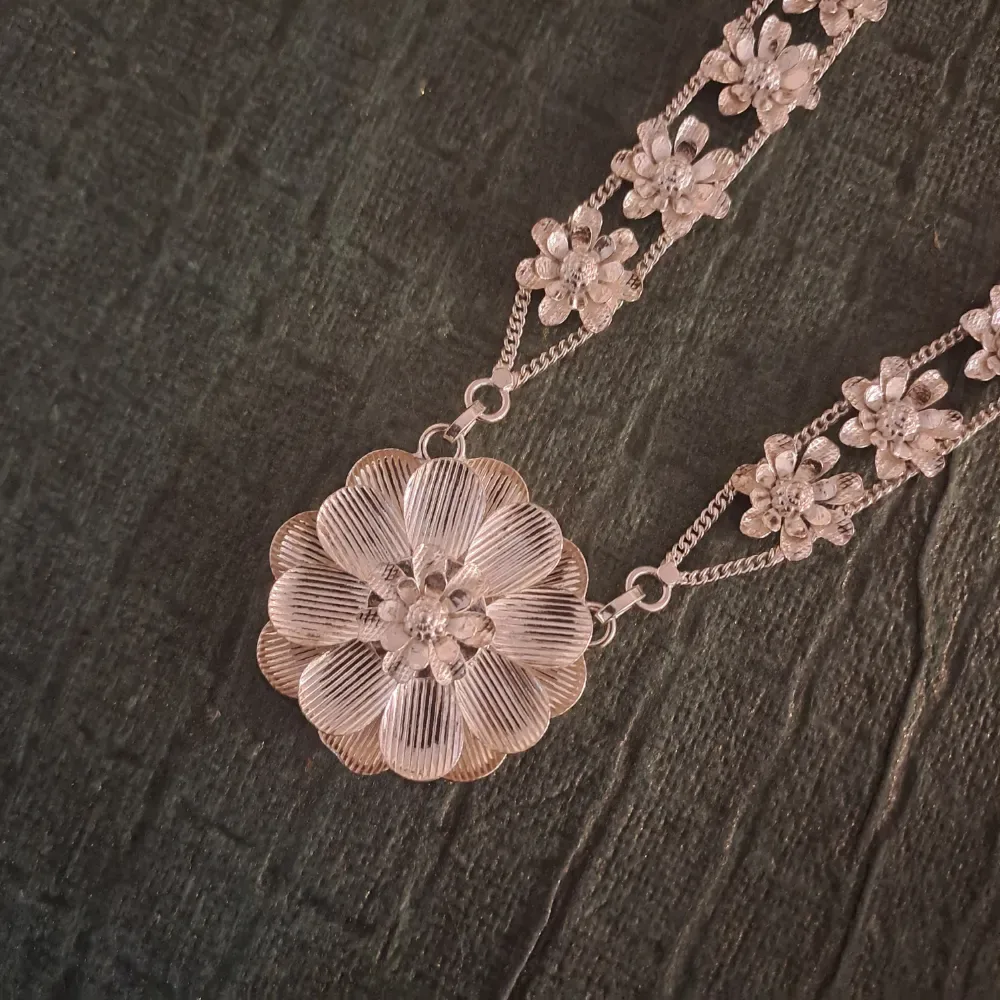 Silver Flower Necklace