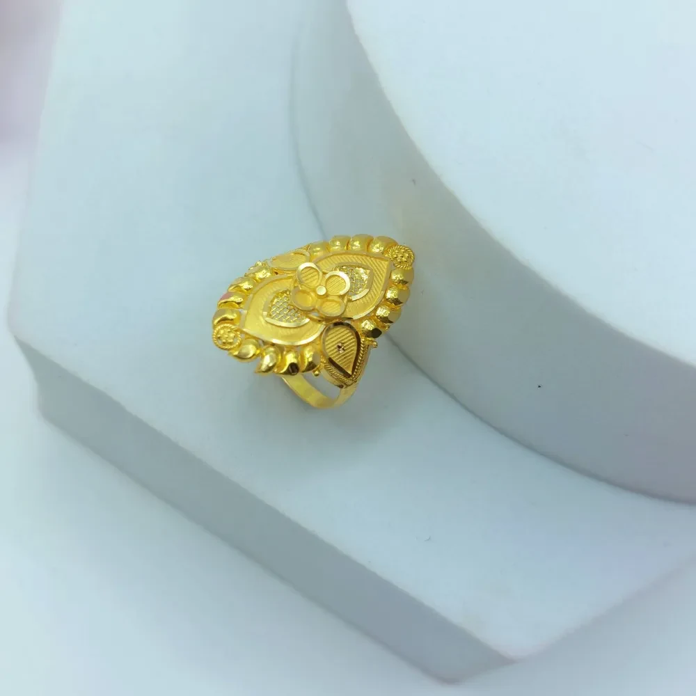 Floral Elegant 18k Gold Ring