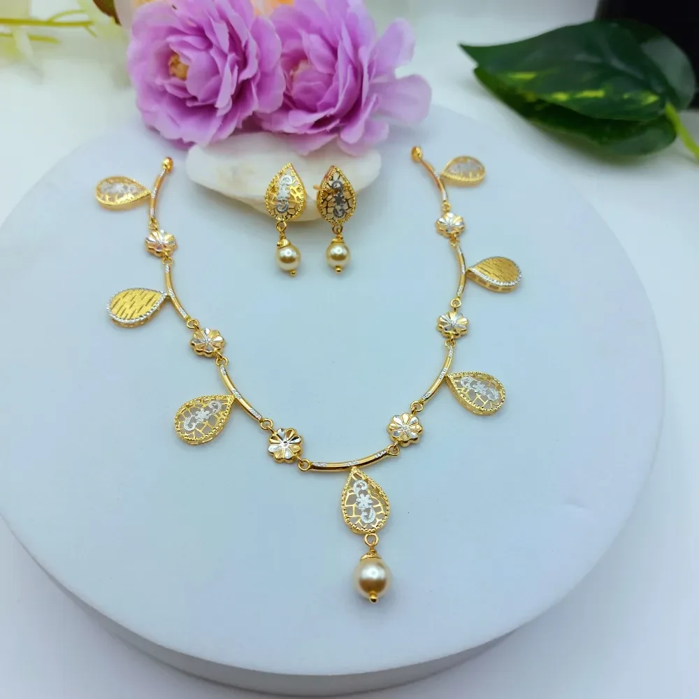 18k Gold Floral Leaf Necklace Set