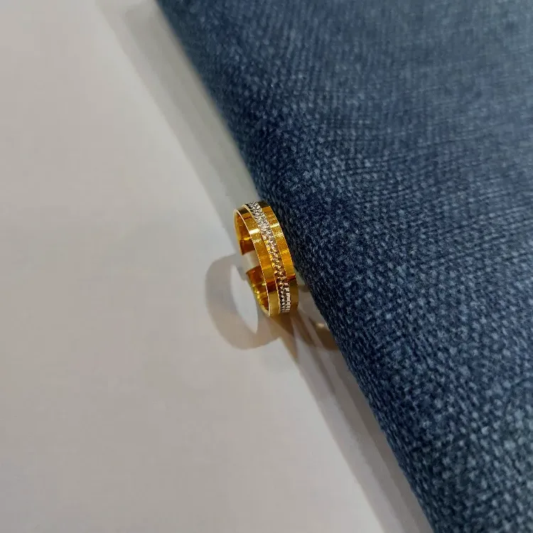 Style Gold Couple Band