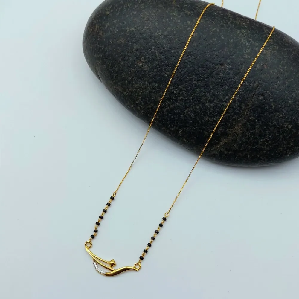 Elegant 18k Gold Mangalsutra