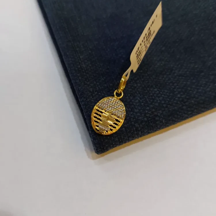 Style Gold Pendant