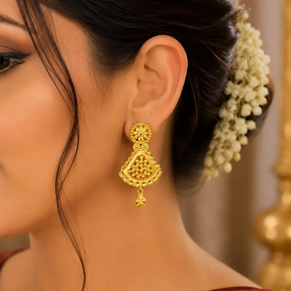 Elegant 22kt Gold Earring