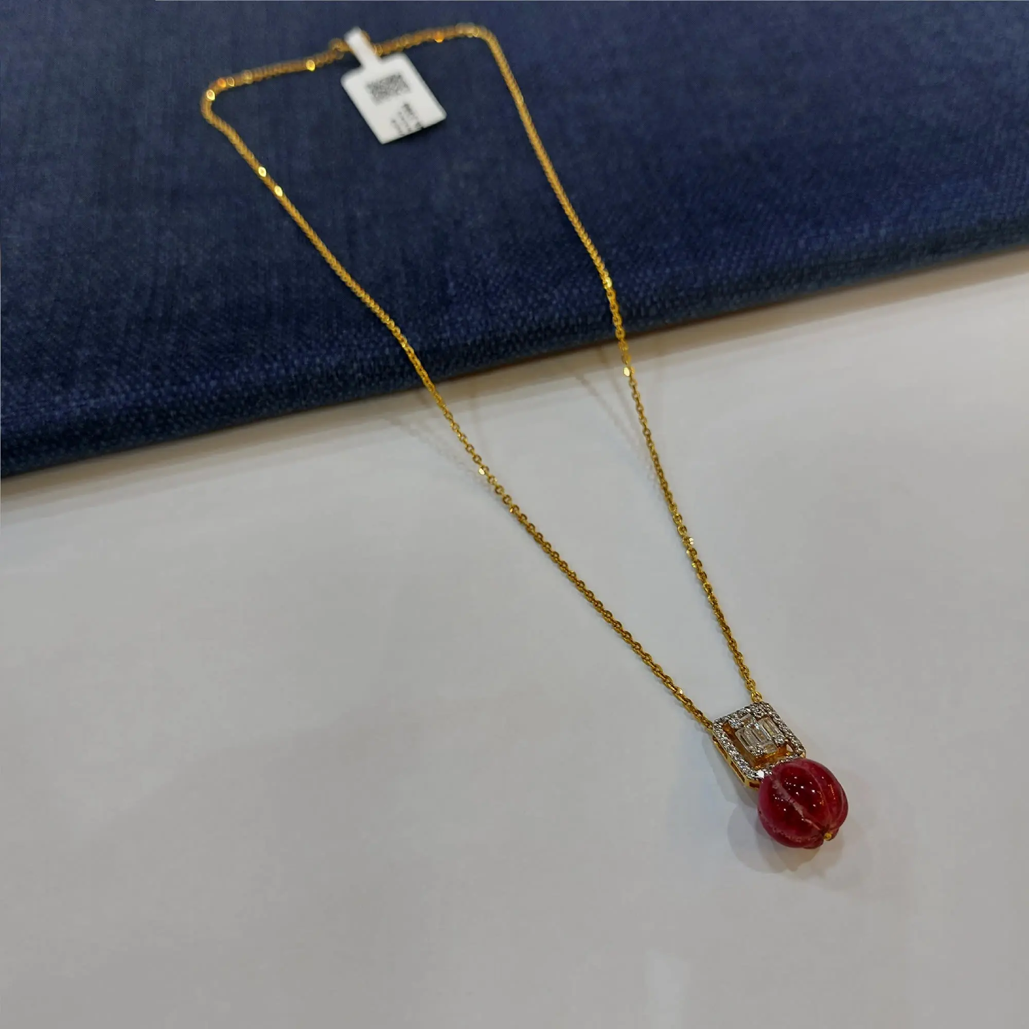 Trendy Rose Gold Chain With Rad Stone
