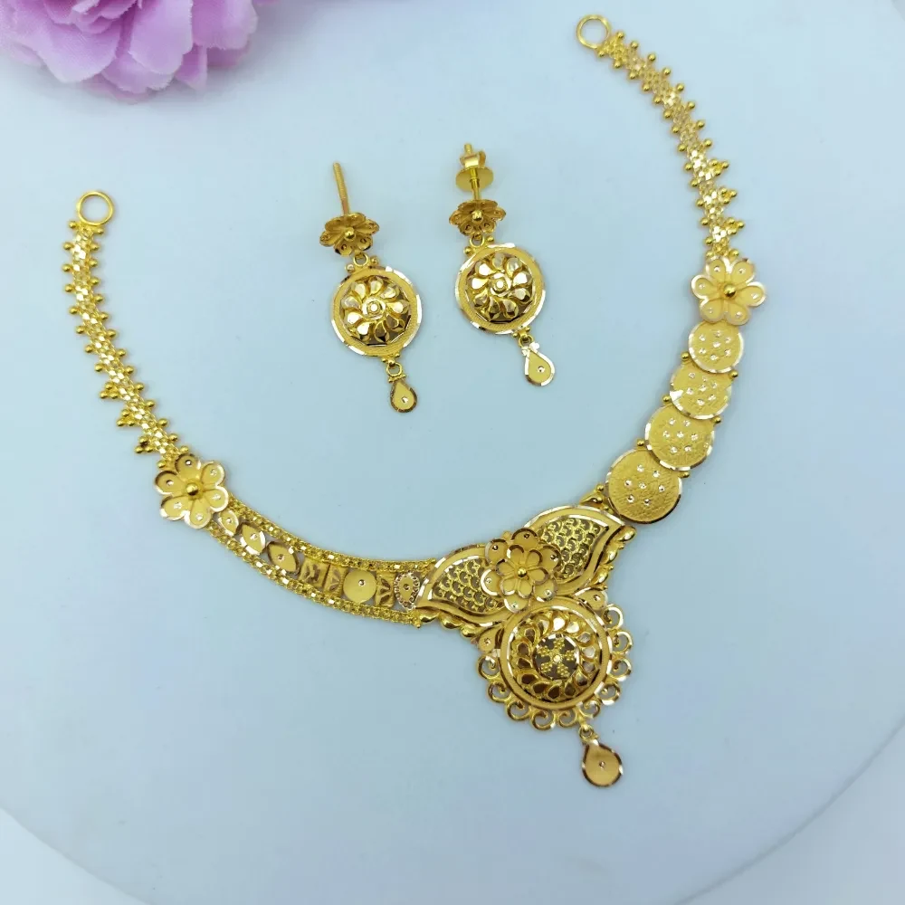 Trendy 18k Gold Necklace Set