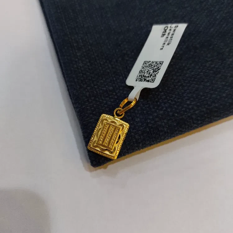 Style Gold Pendant
