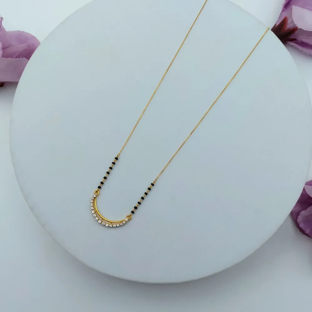 Celestial Curve 18k Gold Mangalsutra