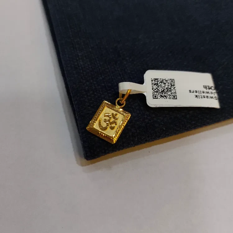 New Trendy Gold Pendant