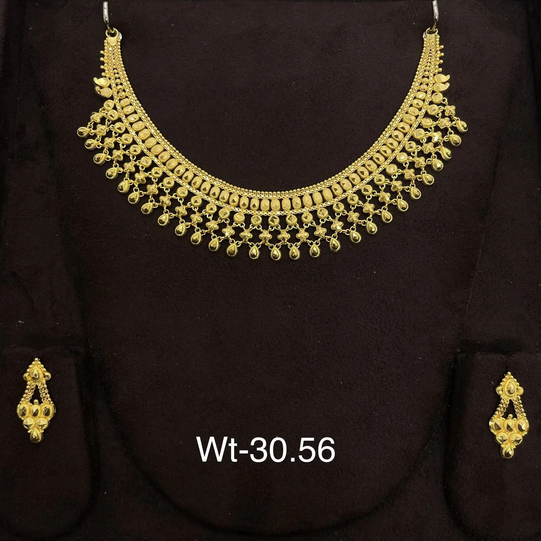 Short Necklace Set