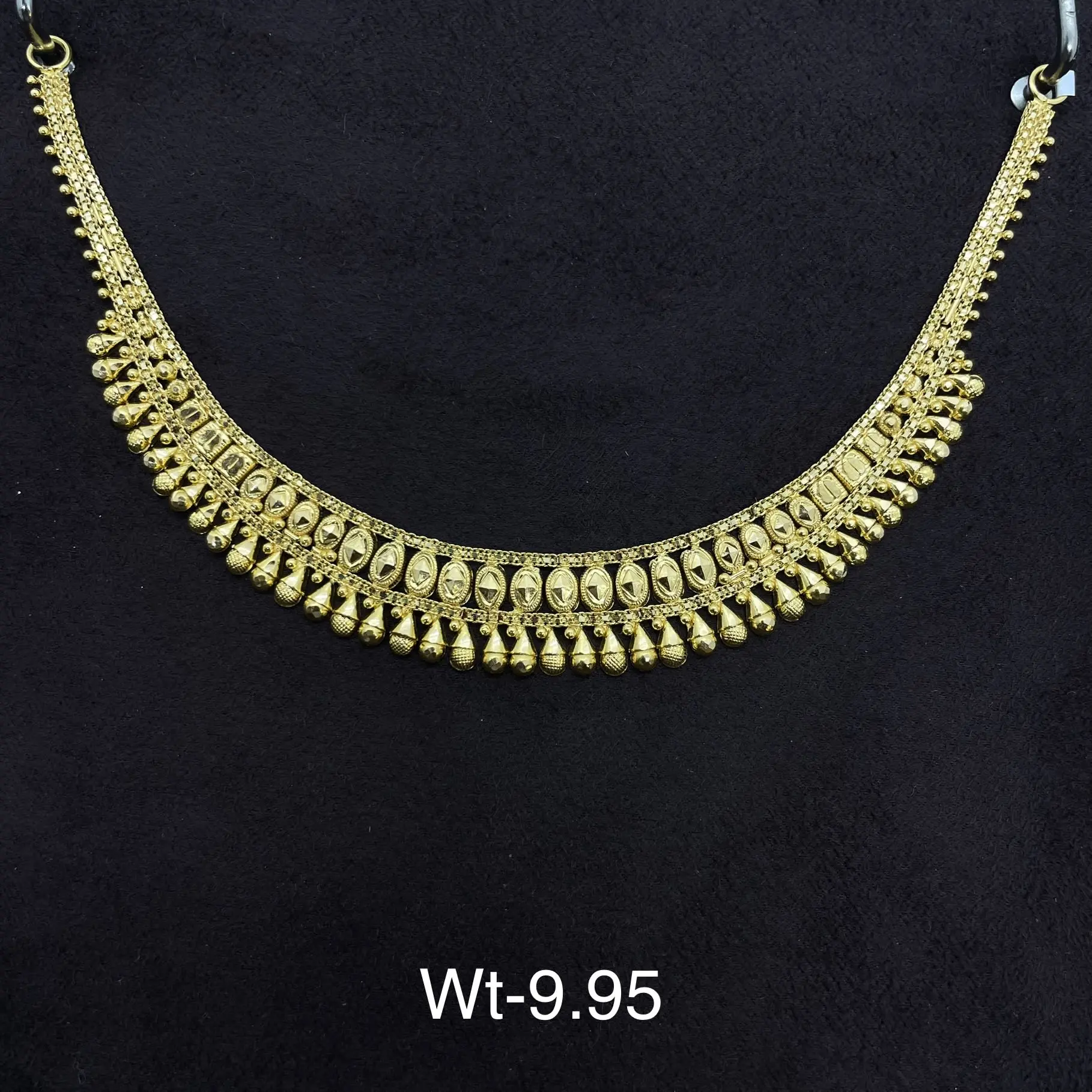 Short Light Weight Necklace