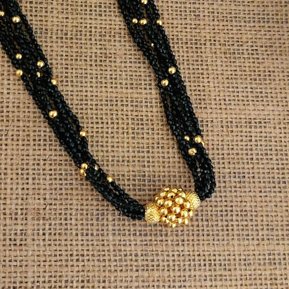 Elegant lightweight 22k Gold Necklace for women