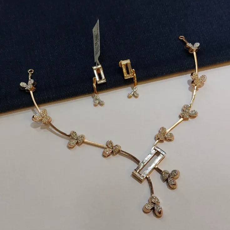 Fancy Rose Gold Necklace With Mother Of Pearl