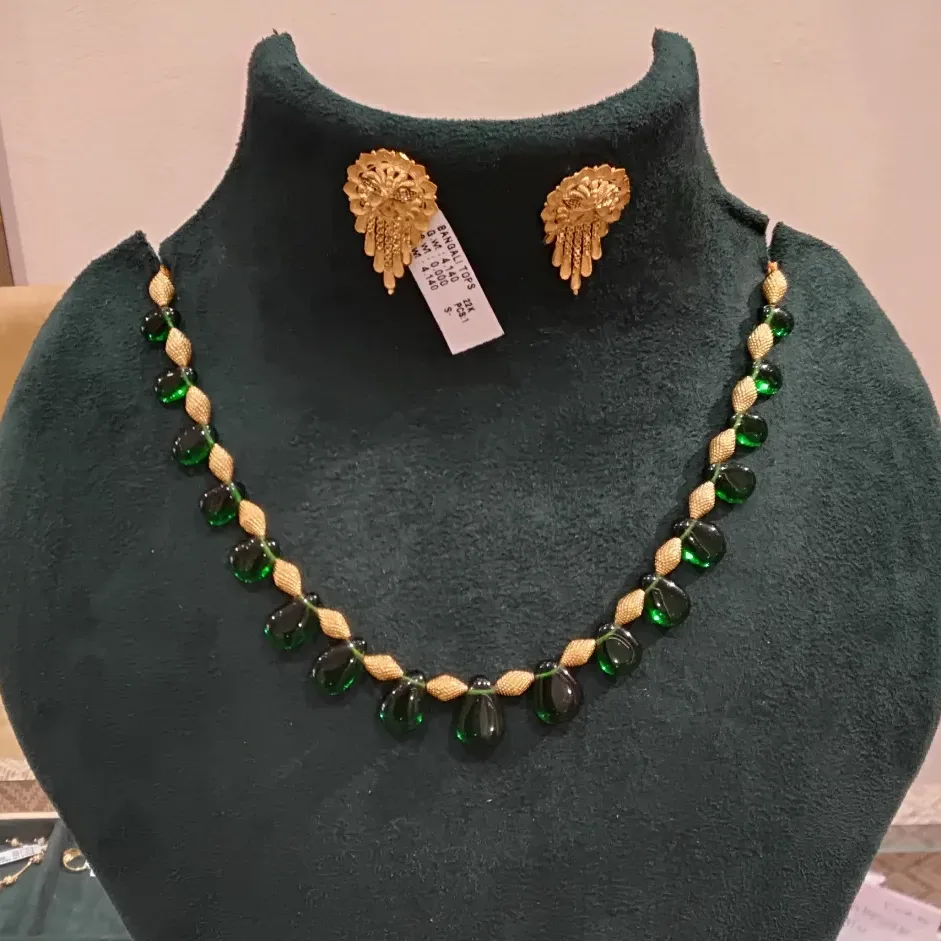 Wax Mani Necklace