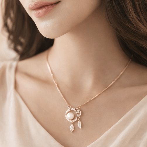 Moon Shape Pendent