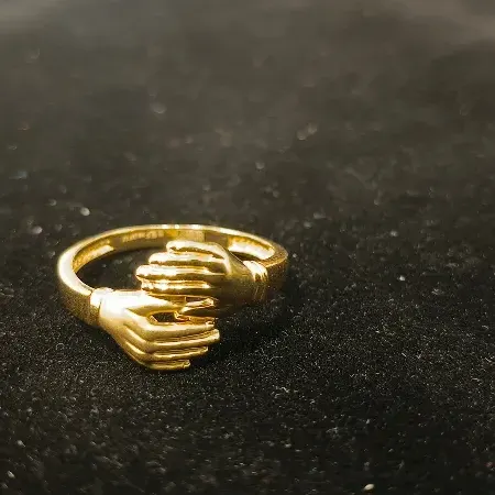 Hug Ring
