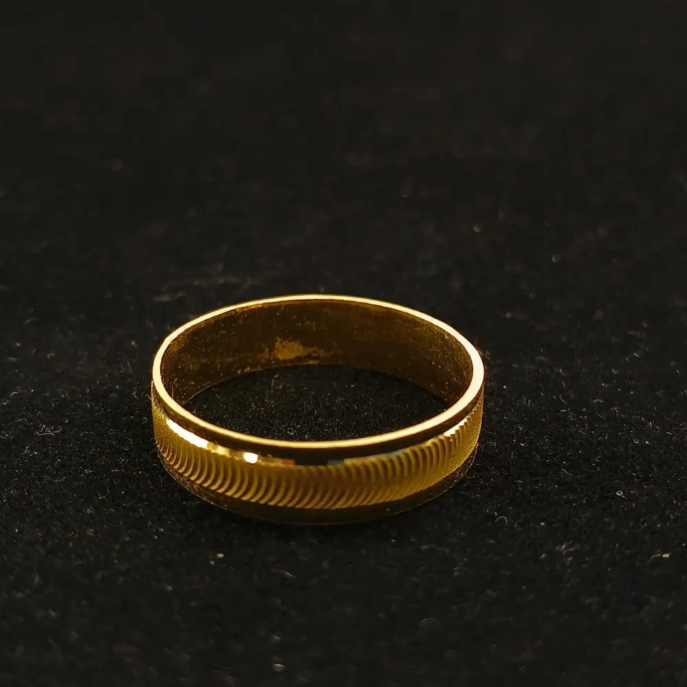 Classy Ring