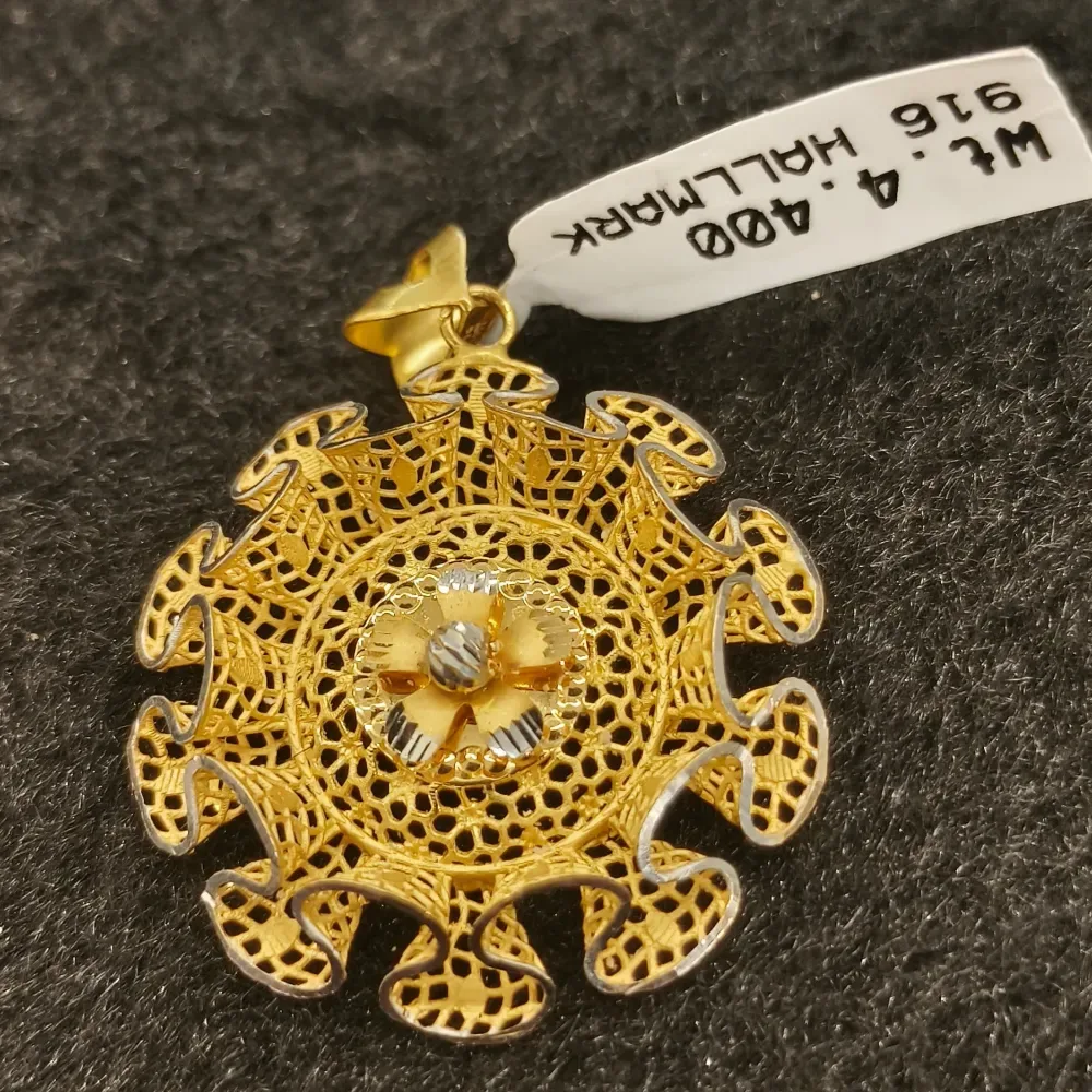 White Gold Flower Dollar