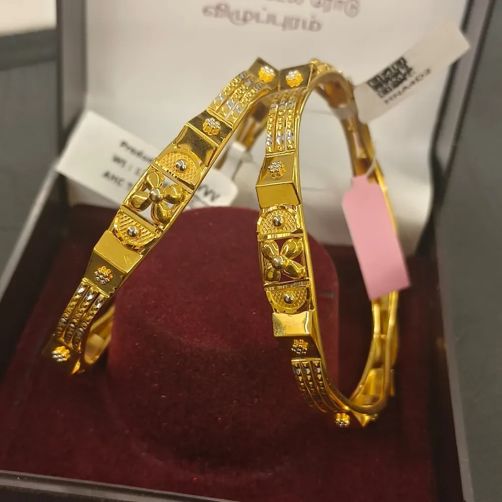 Fancy Flower Bangle