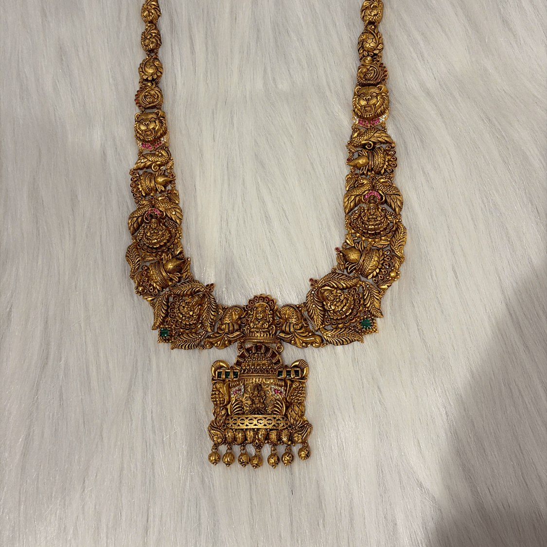 Antique haram